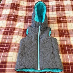 Ivivva Girls 10 Gray and Teal Quilted Hooded Vest Reversible